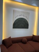 ما البيت إلا قلب من يسكنه - Image 4