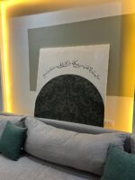 ما البيت إلا قلب من يسكنه - Image 3